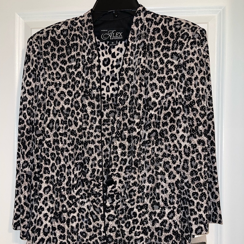 Alex Evening 2 piece top 1X NWT